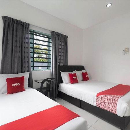 Oyo 91089 Motel Fasa 2B 세리 만중 외부 사진